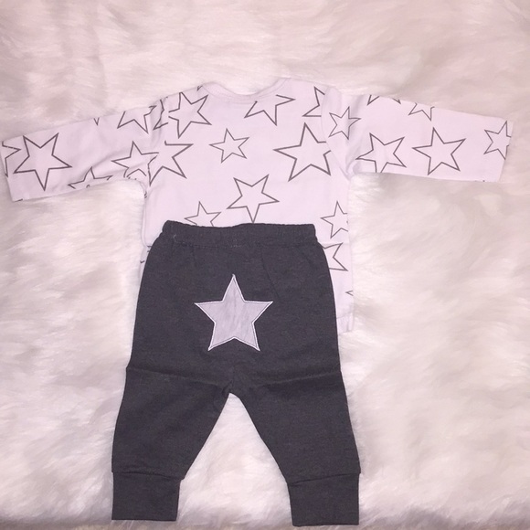 Last One - Newborn Boy 3-Piece Joggers Set (New) - Picture 2 of 8
